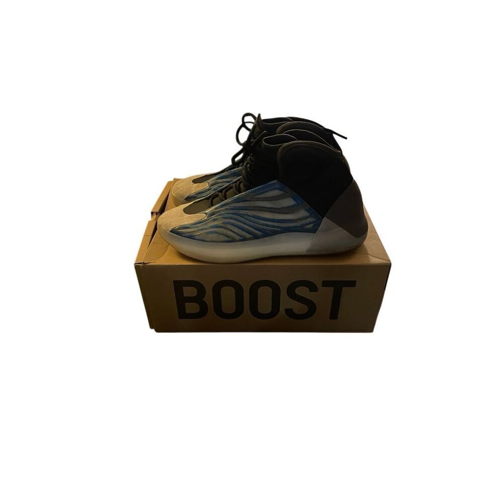 Yeezy Boost QTNM QZ8872 SNEAKER